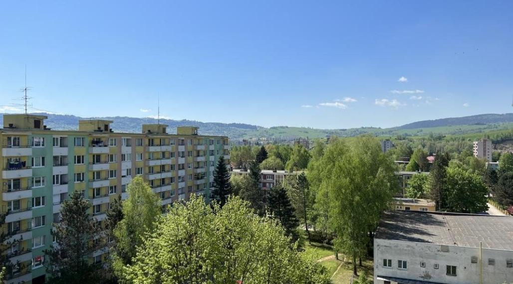 Ponúknite na predaj 4 izbový byt v Brezne aj v pôvodnom stave