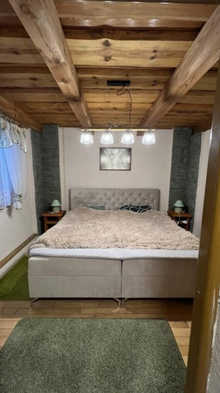 NA PREDAJ : RODINNÝ DOMČEK  A  MOBILNÝ DOM NA JEDNOM POZEMKU V PODBREZOVEJ