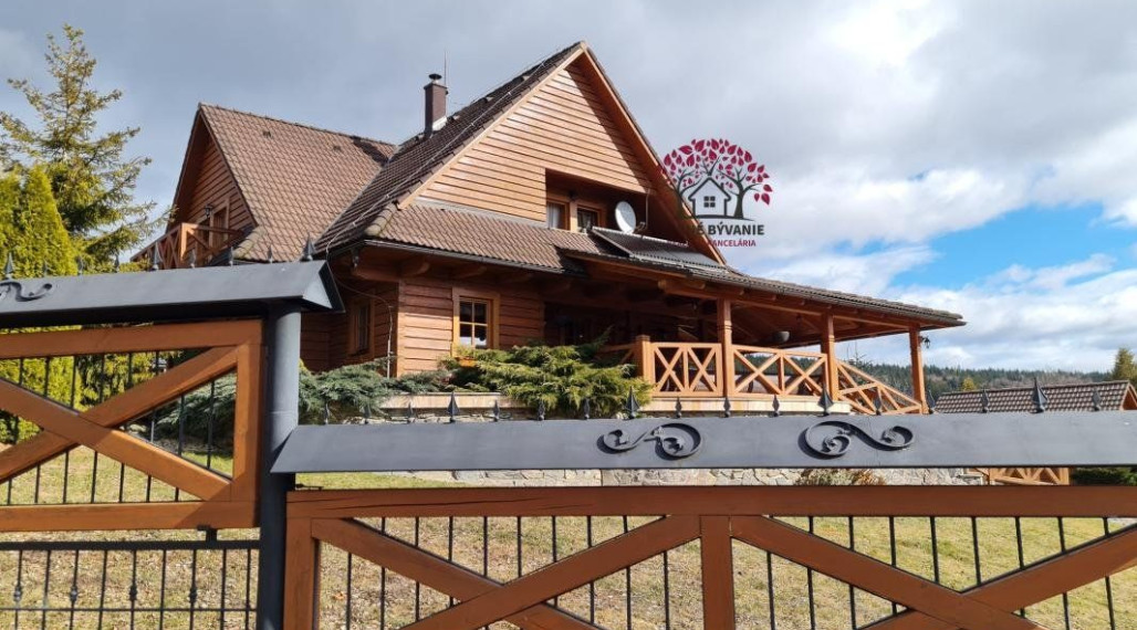 Predaj: zariadený moderný 5i zrub s bazénom, záhr.domčekmi, krásne prostredie - ihneď obývateľný