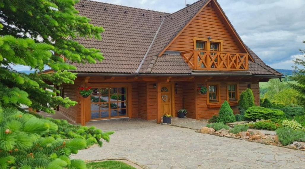 Predaj:  5i dom s bazénom, záhr.domčekmi