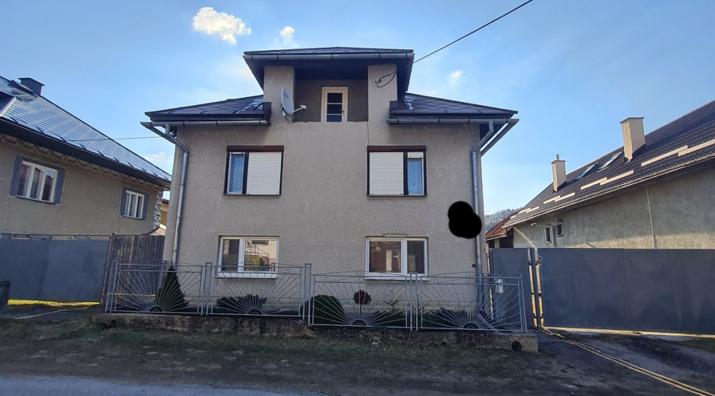 ZREKONŠTRUOVANÝ 4 IZBOVÝ DOM 2 KÚPEĽNE ZA VYNIKAJÚCU CENU ZÁVADKA NAD HRONOM HOREHRONIE