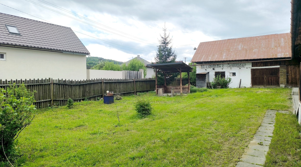 - R E Z E R V O V A N É -AKTUALIZÁCIA CENY!! SLNEČNÝ REKONŠTRUOVANÝ ZARIADENÝ RODINNÝ DOM CHATA V KĽUDNEJ LOKALITE IHNEĎ VOĽNÝ K NASŤAHOVANIU HOREHRONIE