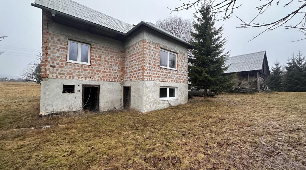 Nádherná ponuka v centre Slovenska na rekonštrukciu podľa seba