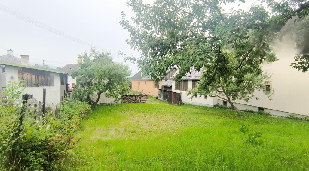 KRÁSNY UDRŽIAVANÝ MUROVANÝ RODINNÝ DOM CHALUPA S VÝBORNÝM POZEMKOM 832 M2 PRÍSTUPNÝM Z DVOCH ULÍC /DVA VSTUPY-MOŽNOSŤ ROZDELIŤ/ POLOMKA HOREHRONIE