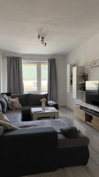 ===NA PREDAJ=== slnečný 2i byt VALASKÁ, UL. HRONSKÁ