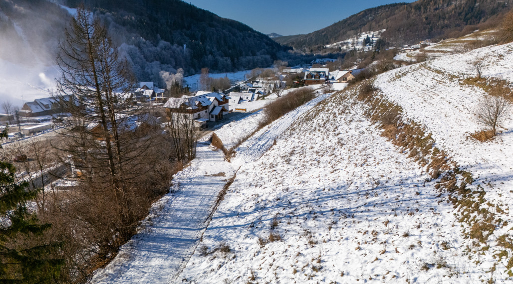 STAVEBNÝ POZEMOK SO STAVEBNÝM POVOLENÍM oproti VLEK 1112 M2