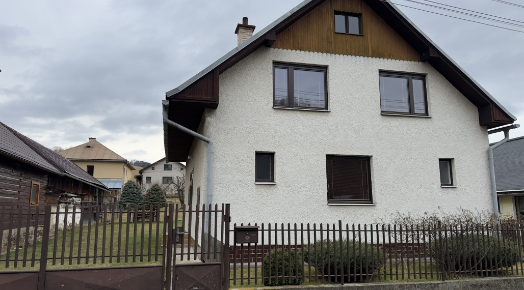 -PREDAJ- dvojpodlažný rodinný dom Čierny Balog – časť Dobroč