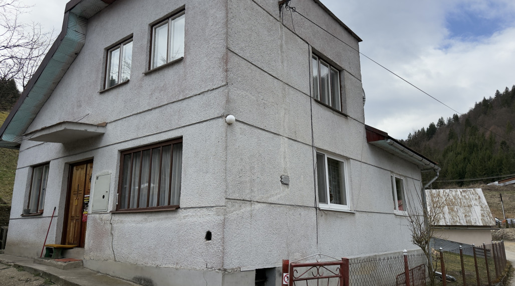 =NA PREDAJ=Rodinný dom s veľkým pozemkom Hronec,okres Brezno