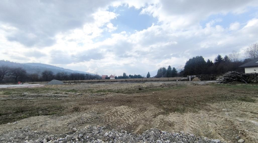 MAXIMÁLNE SÚKROMIE S JAZEROM, S ÚŽASNÝMI VÝHĽADMI NA KRÁĽOVU HOĽU,MURÁNSKU PLANINU A SLOVENSKÉ RUDOHORIE- VELIKÁNSKY SLNEČNÝ POZEMOK