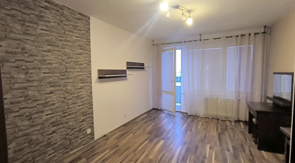 VEĽKÝ SLNEČNÝ 3 IZB. BYT 76 M2, 4 LÓDŽIE, NAJVYHĽADÁVANEJŠÍ TYP BYTOV V TICHEJ A TOP LOKALITE, BREZNO S VÝHĽADMI