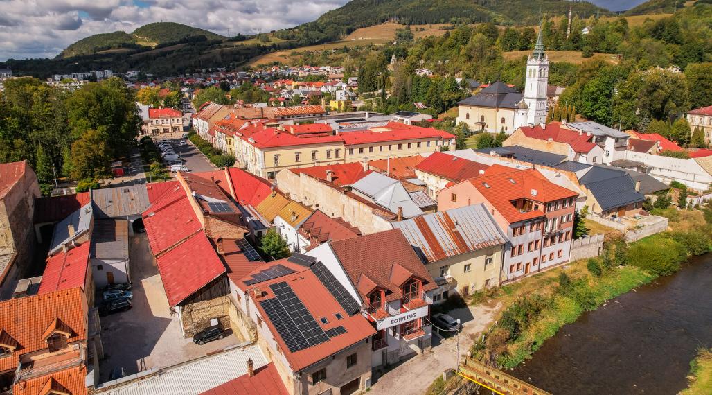 Polyfunkčný objekt s herňou, bowlingom a budúcim ubytovaním