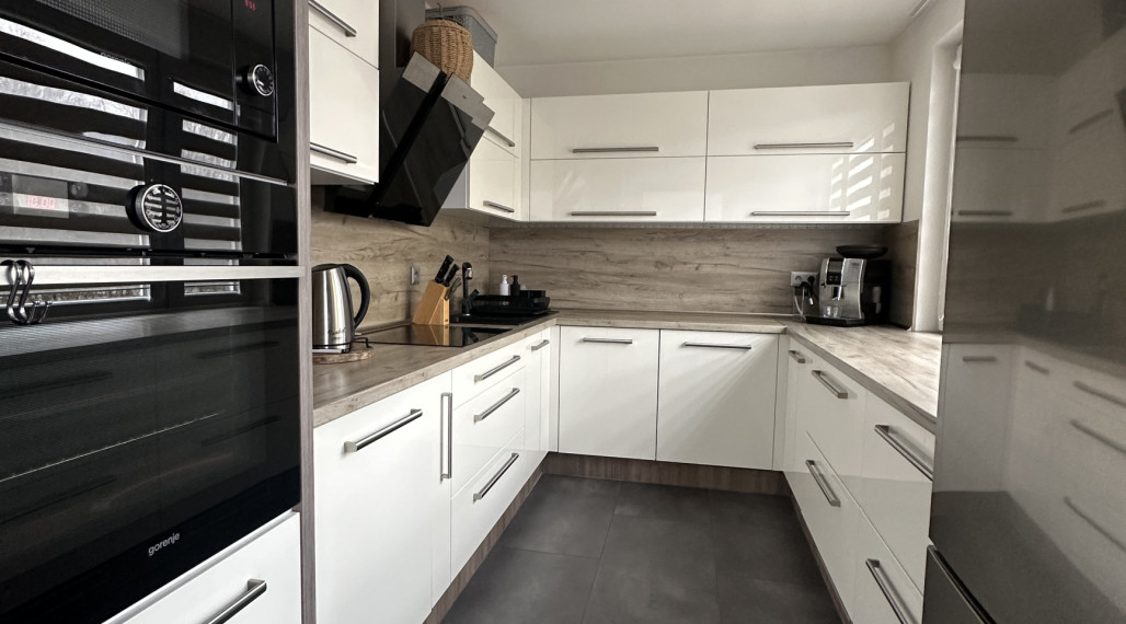 VÝNIMOČNÝ LUXUSNÝ  3,5 IZBIOVÝ BYT V CENTRE MESTA Brezno