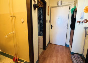 Predaj: Vo vynikajúcej lokalite obce Valaská ponúkame na predaj veľký 1 izbový byt s balkónom a krásnym výhľadom - fotografia 4
