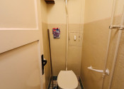 Predaj: Vo vynikajúcej lokalite obce Valaská ponúkame na predaj veľký 1 izbový byt s balkónom a krásnym výhľadom - fotografia 7