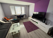 Na predaj ponúkame: Slnečný 3-izbový byt s loggiou po kompletnej rekonštrukcii – Brezno, sídlisko Mazorníkovo (63 m²) - fotografia 2