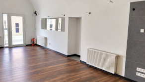 Priestory vhodné pre komerčnú prevádzku v centre Brezna - fotografia 3