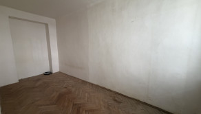 V centre Brezna ponúkame na predaj 3 izbový byt za cenu 2 izbového,murované jadro,dve pivnice - fotografia 12
