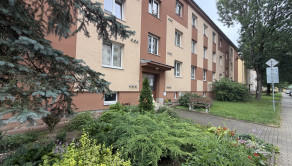 V centre Brezna ponúkame na predaj 3 izbový byt za cenu 2 izbového,murované jadro,dve pivnice - fotografia 14