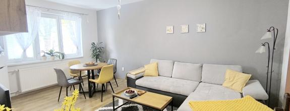2 IZBOVÝ BYT PREROBENÝ NA 3 IZBOVÝ PO KOMPLETNEJ VKUSNEJ A NADČASOVEJ REKONŠTRUKCII ŠIRŠIE CENTRUM BREZNO TAKMER KOMPLET ZARIADENÝ