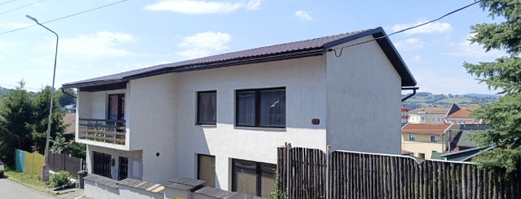 RD S KRÁSNYM POZEMKOM /237M2/ GARÁŽ,KRB,NOVÁ STRECHA PRI CENTRE MESTA BREZNO NAPRIEK TOMU V KĽUDNEJ LOKALITE