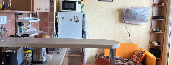 ==NEPREHLIADNITE == Predaj 1i byt Brezno, 2 loggie, 2 výťahy