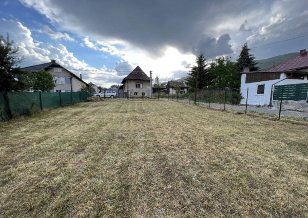 Ponúkame prenájom pekného slnečného pozemku v obci Bacúch