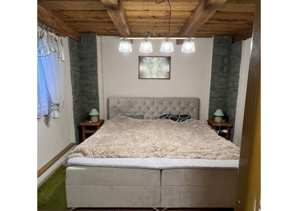 NA PREDAJ : RODINNÝ DOMČEK  A  MOBILNÝ DOM NA JEDNOM POZEMKU V PODBREZOVEJ