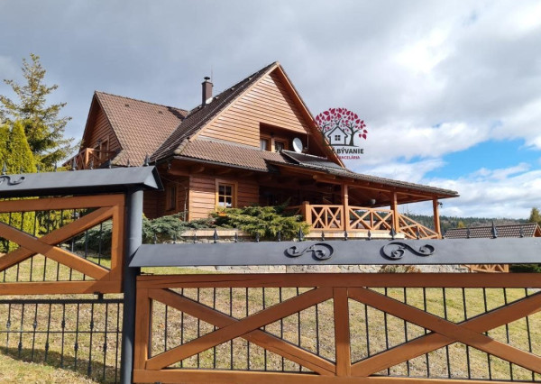 !! PREDANÉ !! zariadený moderný 5i zrub s bazénom, záhr.domčekmi, krásne prostredie - ihneď obývateľný