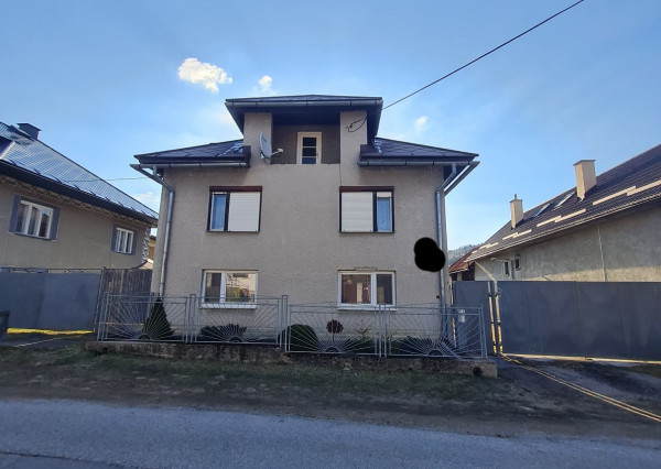 ZREKONŠTRUOVANÝ 4 IZBOVÝ DOM 2 KÚPEĽNE ZA VYNIKAJÚCU CENU ZÁVADKA NAD HRONOM HOREHRONIE