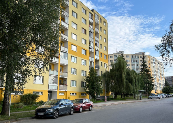 -REZEROVANÉ-3i BYT PO REKONŠTRUKCII, BALKÓN, BREZNO MPČĽ