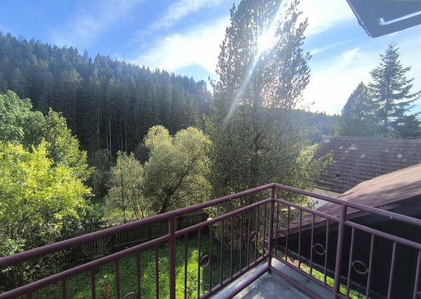 POSLEDNÝ DOM CHALUPA V TICHEJ BOČNEJ ULICI - POLOSAMOTA S MAXIMÁLNYM SÚKROMÍM A NÁDHERNÝM VÝHĽADOM HOREHRONIE