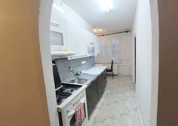 PRENÁJOM: 2 IZBOVÝ BYT ZÁVADKA NAD HRONOM 3.POSCHODIE ZARIADENÝ - JEDNA, MAX. 2 OSOBY