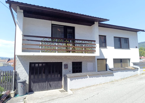 RD S KRÁSNYM POZEMKOM /237M2/ GARÁŽ,KRB,NOVÁ STRECHA PRI CENTRE MESTA BREZNO NAPRIEK TOMU V KĽUDNEJ LOKALITE