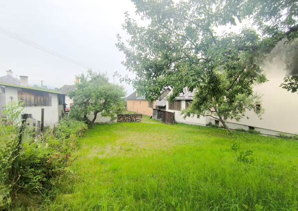 KRÁSNY UDRŽIAVANÝ MUROVANÝ RODINNÝ DOM CHALUPA S VÝBORNÝM POZEMKOM 832 M2 PRÍSTUPNÝM Z DVOCH ULÍC /DVA VSTUPY-MOŽNOSŤ ROZDELIŤ/ POLOMKA HOREHRONIE