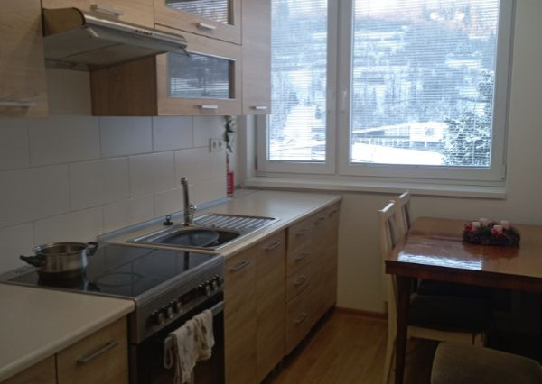 Na prenájom 2 izbový zrekonštruovaný byt v obci Čierny Balog