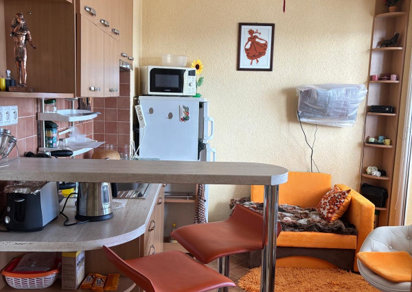 ==NEPREHLIADNITE == Predaj 1i byt Brezno, 2 loggie, 2 výťahy