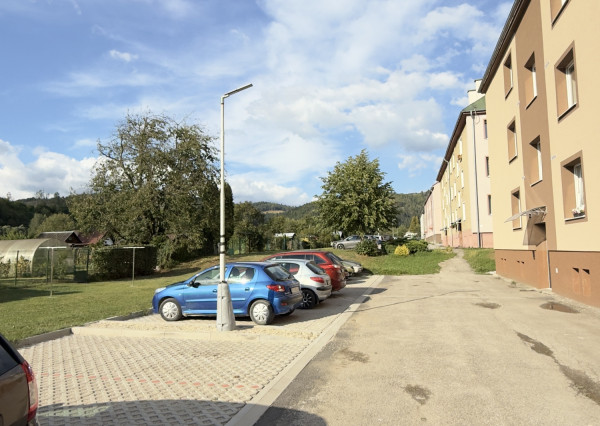 ===NA PREDAJ=== slnečný 2i byt VALASKÁ, UL. HRONSKÁ