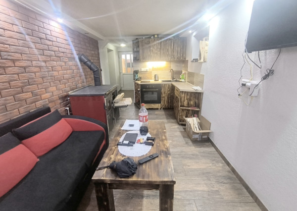 REZERVOVANÉ!! ÚTULNÝ ZREKONŠTRUOVANÝ RODINNÝ DOM S KRÁSNYM POZEMKOM 989M2 AJ AKO CHALUPA POLOMKA HOREHRONIE