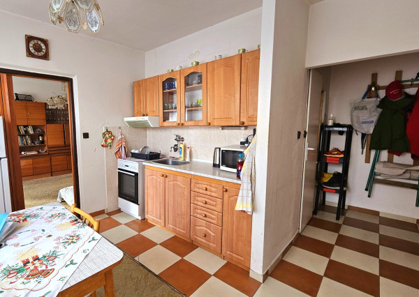 PREDAJ: útulný slnečný 1izbový byt v centre Brezna