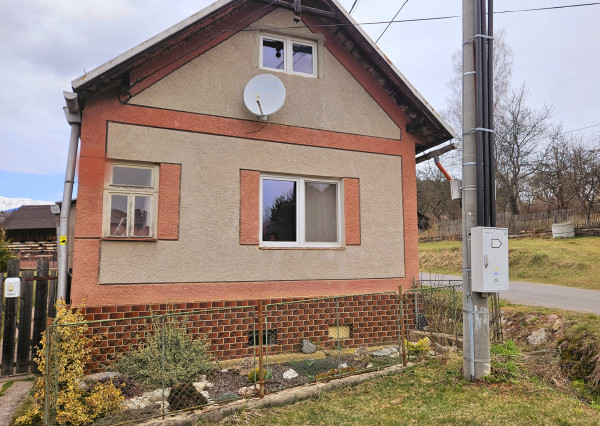 Zrekonštruovaná chalupa v Hornej Lehote neďaleko Krpáčova