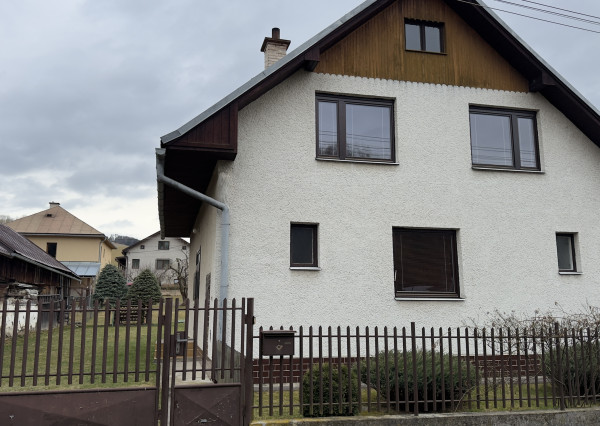 -PREDAJ- dvojpodlažný rodinný dom Čierny Balog – časť Dobroč