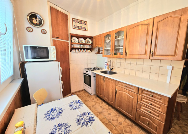 PREDAJ: 3i byt 64m2 v srdci Hriňovej + garáž