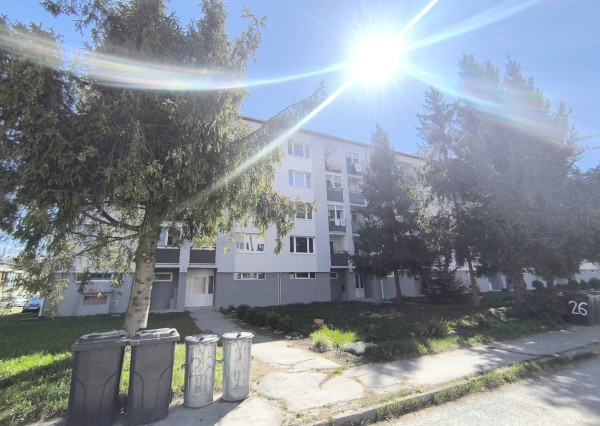 KOMPLETNE ZREKONŠTRUOVANÝ ZARIADENÝ 3 IZB. BYT VHODNÝ AJ AKO VÍKENDOVÝ ALEBO INVESTIČNÝ HOREHRONIE