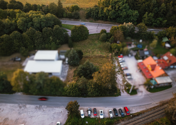 Komerčný pozemok 2207m2 s IS pri reštaurácii Grajciar