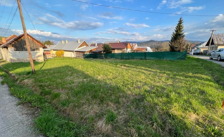 Na predaj pekný slnečný pozemok v obci Bacúch-znížená cena!!! - fotografia 2
