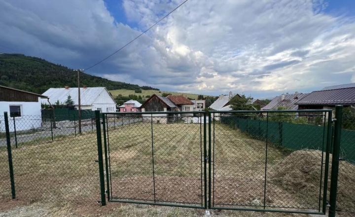 Ponúkame prenájom pekného slnečného pozemku v obci Bacúch - fotografia 2