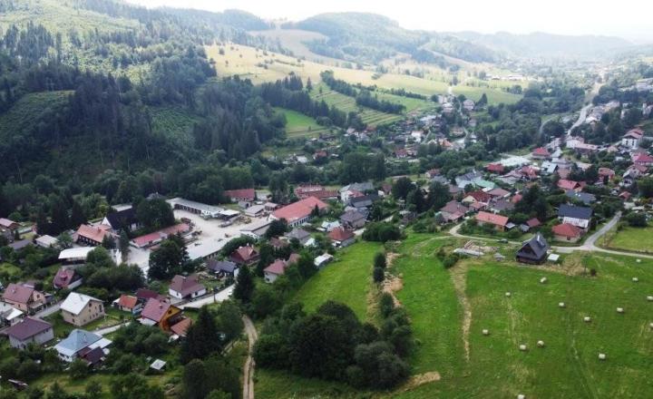 Krásny pozemok na Beňuši, tichá lokalita - fotografia 20