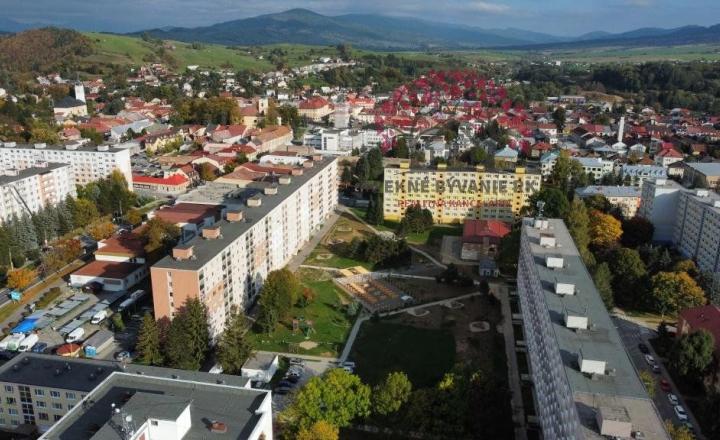 Ponúknite na predaj 1 izbový zrekonštruovaný byt v Brezne