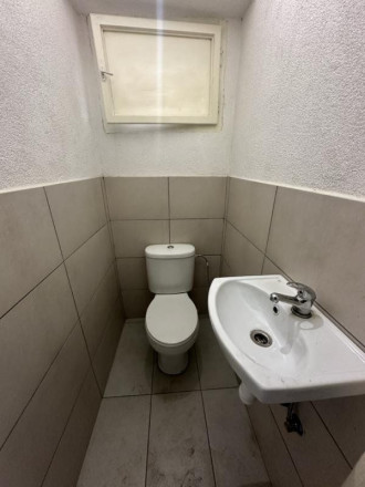 3 Izbový rodinný dom Brezno, polosamota, potôčik za domom, - fotografia 7