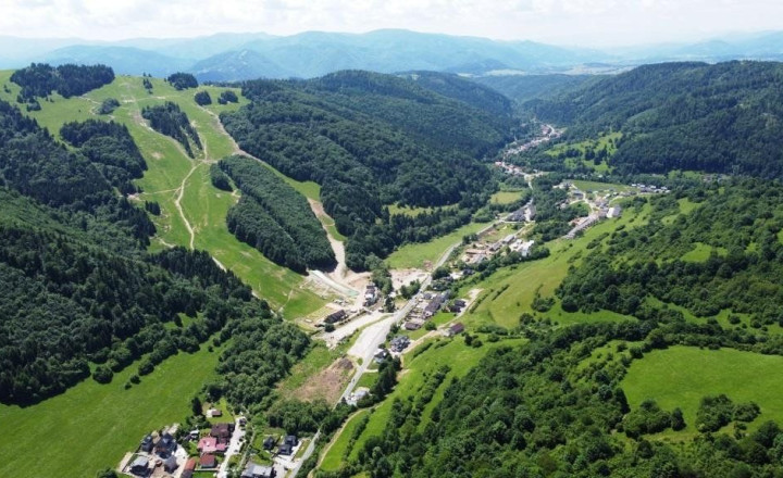 STAVEBNÝ POZEMOK SO STAVEBNÝM POVOLENÍM 555 M2 + Video - fotografia 4